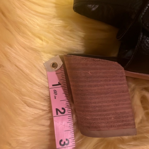 STUART WEITZMAN Broadband Leather City sandals - Picture 8 of 10